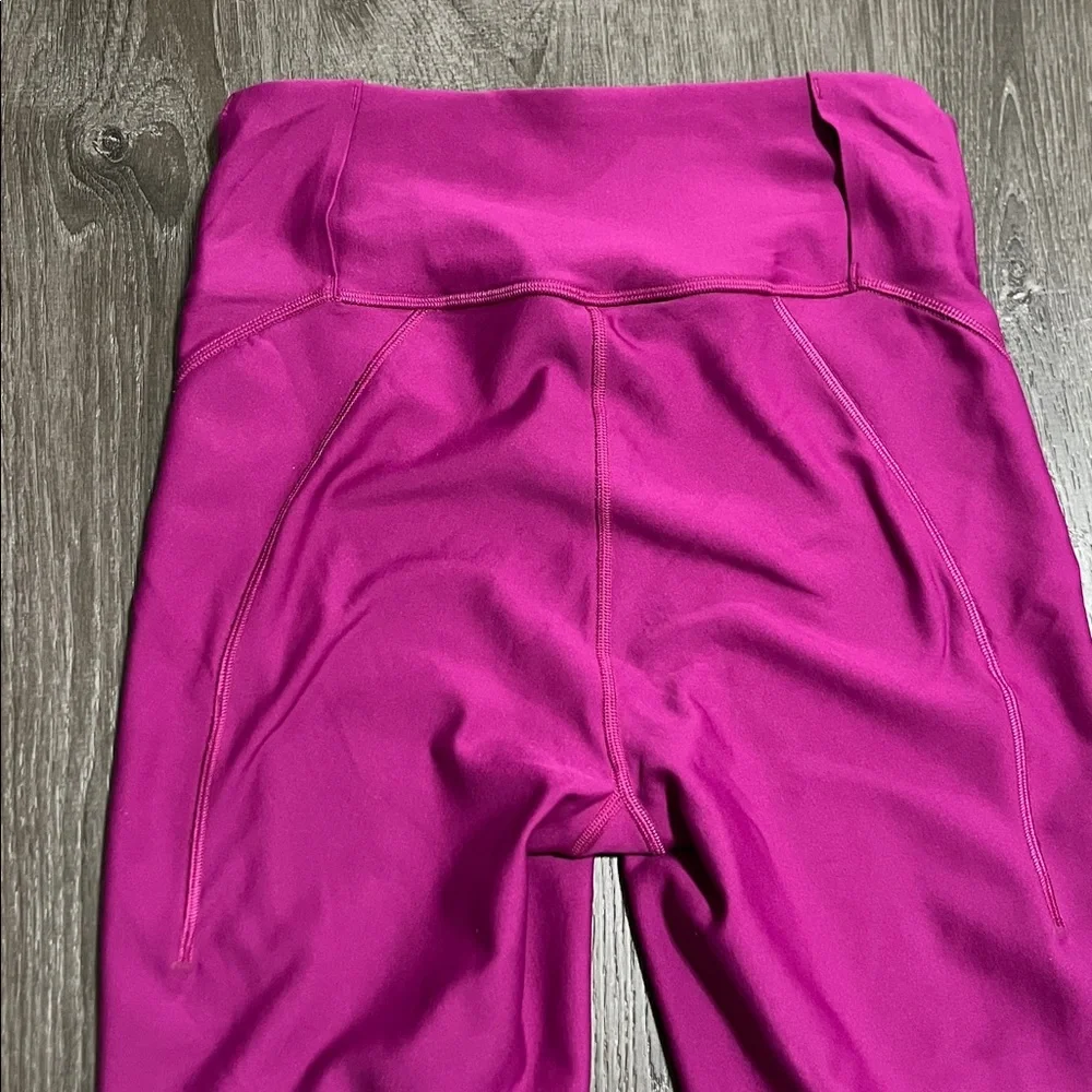 Lululemon Chase the Chill Super High-Rise Tight 28